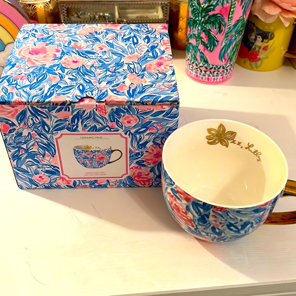 Nwt Lilly cup floral